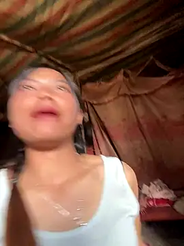 Snapshot of Suki_babyy chatting on October 16, 2025, 6:43 am Suki babyy online show from October 16, 2025, 6:43 am