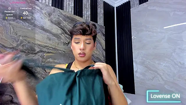 Snapshot of Ellis-Brown chatting on November 18, 2025, 3:43 am Ellis-Brown online show from November 18, 2025, 3:43 am