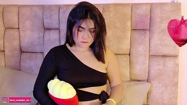 LunaOcampo  online show from January 31, 2026, 9:02 pm