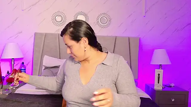 Snapshot of Michell_Monet chatting on July 8, 2026, 12:17 pm Michell Monet online show from July 8, 2026, 12:17 pm