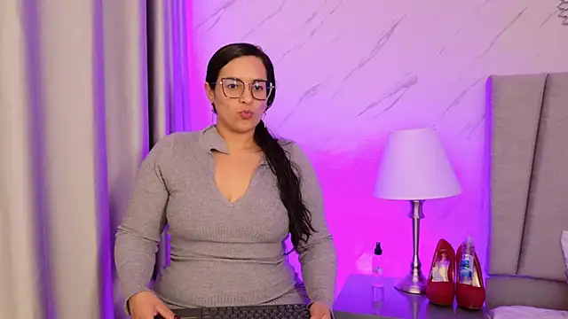 Snapshot of Michell_Monet chatting on July 2, 2026, 12:33 pm Michell Monet online show from July 2, 2026, 12:33 pm