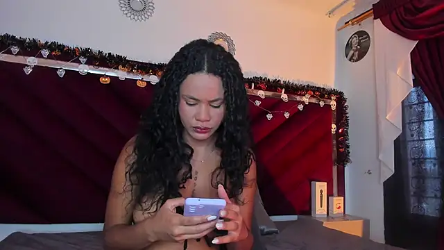 Jade Thonson1 online show from October 25, 2025, 7:25 pm