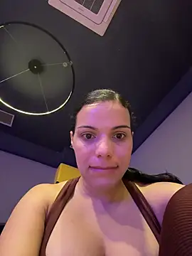 Snapshot of Anavalle chatting on July 3, 2026, 5:30 pm Anavalle online show from July 3, 2026, 5:30 pm