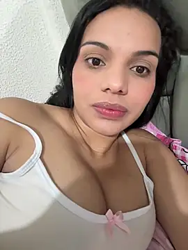 Snapshot of Anavalle chatting on June 10, 2026, 2:35 am Anavalle online show from June 10, 2026, 2:35 am
