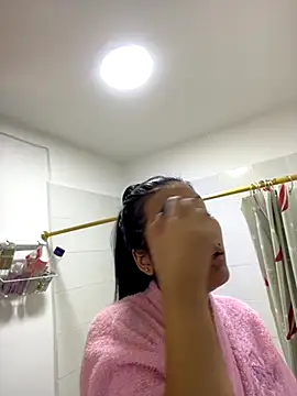 IsabellaJoness  online show from October 18, 2025, 11:12 am