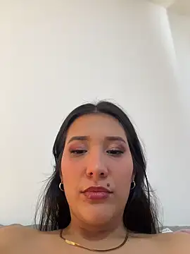 Snapshot of IsabellaJoness_ chatting on February 12, 2026, 5:34 pm IsabellaJoness online show from February 12, 2026, 5:34 pm