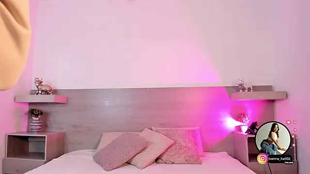 Snapshot of Ivana_Hall chatting on October 8, 2025, 8:09 pm Ivana Hall online show from October 8, 2025, 8:09 pm