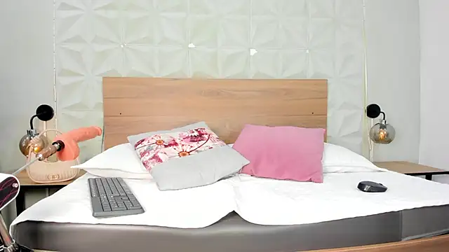 ValeryTrans  online show from April 29, 2026, 1:37 pm