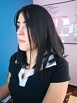 Snapshot of Zafira_ chatting on November 14, 2025, 5:05 pm Zafira online show from November 14, 2025, 5:05 pm