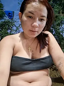 hot-mom22 online show from February 18, 2026, 10:44 am