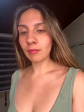  Sarah honeey  online show from October 7, 2025, 3:18 am