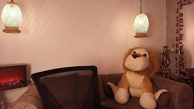 Candy dim online show from November 4, 2025, 7:39 pm