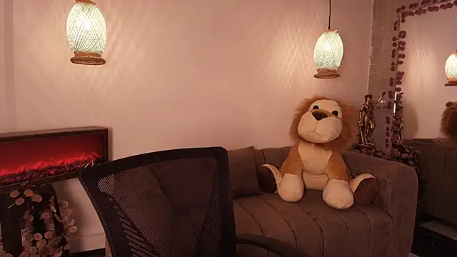 Candy dim online show from November 5, 2025, 8:12 pm