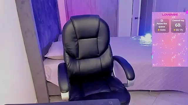 Snapshot of amberhoney02 chatting on October 11, 2025, 10:11 pm amberhoney02 online show from October 11, 2025, 10:11 pm