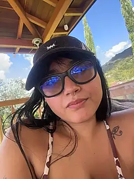 Snapshot of amberhoney02 chatting on November 2, 2025, 7:30 pm amberhoney02 online show from November 2, 2025, 7:30 pm