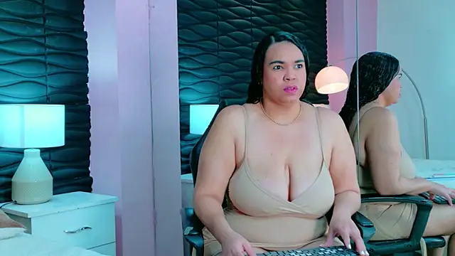 Snapshot of Valery_Nasty__ chatting on November 1, 2025, 5:29 pm Valery Nasty online show from November 1, 2025, 5:29 pm