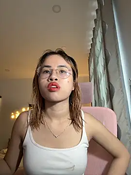 Snapshot of EllieYoon chatting on November 30, 2025, 9:10 am EllieYoon online show from November 30, 2025, 9:10 am