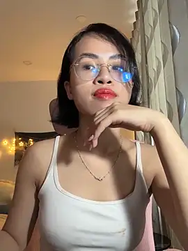 Snapshot of EllieYoon chatting on December 5, 2025, 8:02 am EllieYoon online show from December 5, 2025, 8:02 am