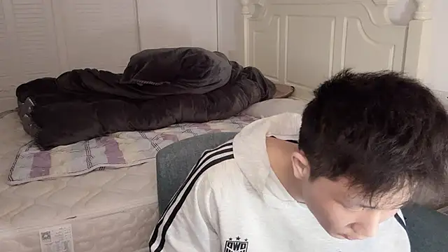 Snapshot of xwen2020 chatting on December 16, 2025, 7:12 am xwen2020 online show from December 16, 2025, 7:12 am