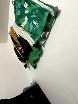 Snapshot of _Kinky69_ chatting on November 19, 2025, 9:15 pm Kinky69 online show from November 19, 2025, 9:15 pm