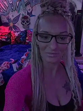 blondebarbiebae online show from October 1, 2025, 7:29 pm