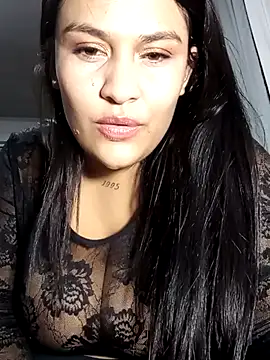 MiaaLuxx online show from October 3, 2025, 2:37 am