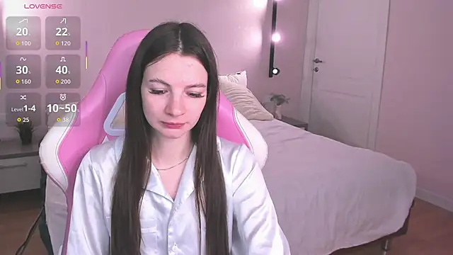 Snapshot of Alic_Fox chatting on October 8, 2025, 12:56 am Alic Fox online show from October 8, 2025, 12:56 am