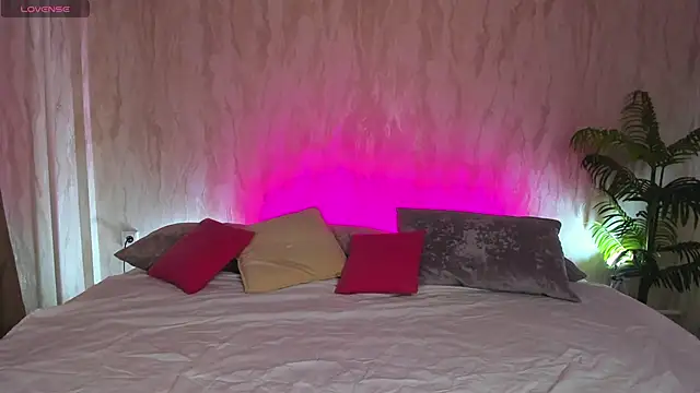 Snapshot of Alic_Fox chatting on October 21, 2025, 12:43 am Alic Fox online show from October 21, 2025, 12:43 am