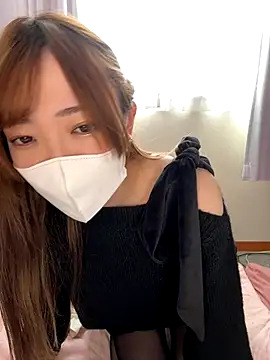 Snapshot of Moe_v_v chatting on December 15, 2025, 1:11 am Moe v v online show from December 15, 2025, 1:11 am