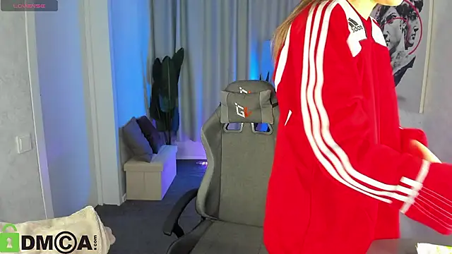 Al1ice Moures online show from March 18, 2026, 9:23 am