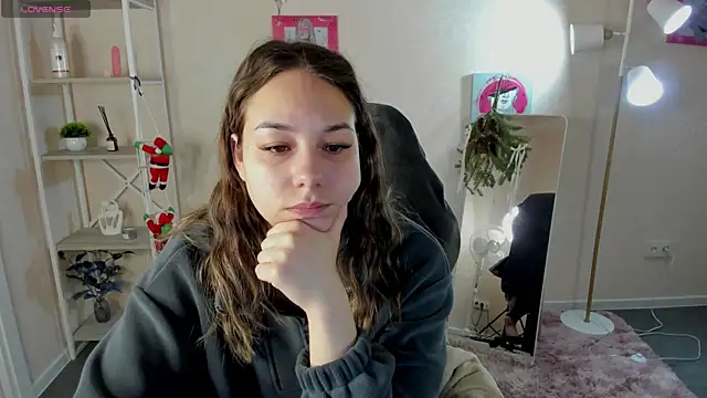 Al1ice Moures online show from January 13, 2026, 1:53 am