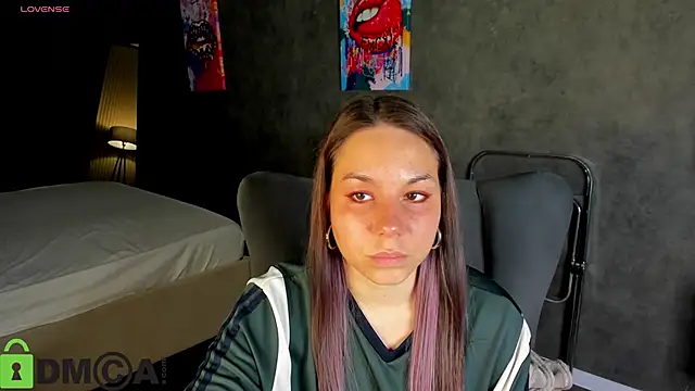 Al1ice Moures online show from October 28, 2025, 1:06 am