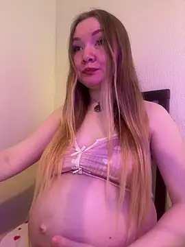 Amalie Smith online show from May 14, 2026, 7:27 am