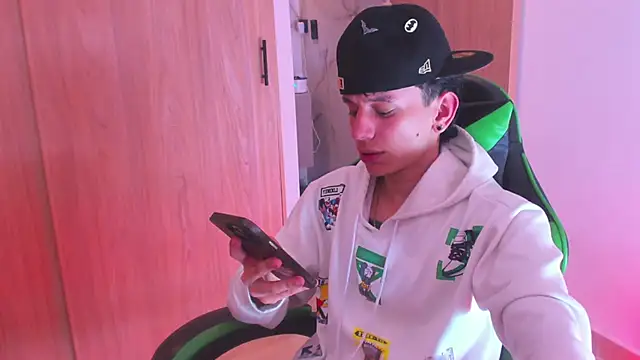 Skinny batman online show from November 19, 2025, 12:10 am