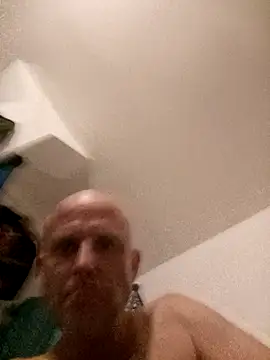 sunnyslutt34 online show from October 8, 2025, 8:42 pm