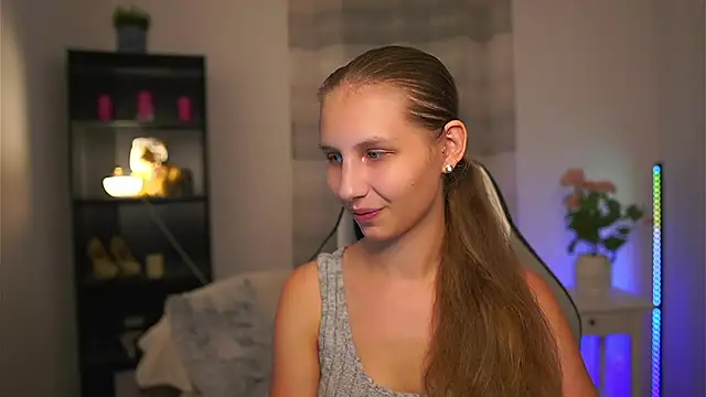 Snapshot of emmie_murray chatting on June 25, 2026, 6:46 pm emmie murray online show from June 25, 2026, 6:46 pm