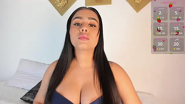 Snapshot of CharlottePetitte chatting on November 18, 2025, 8:23 pm CharlottePetitte online show from November 18, 2025, 8:23 pm