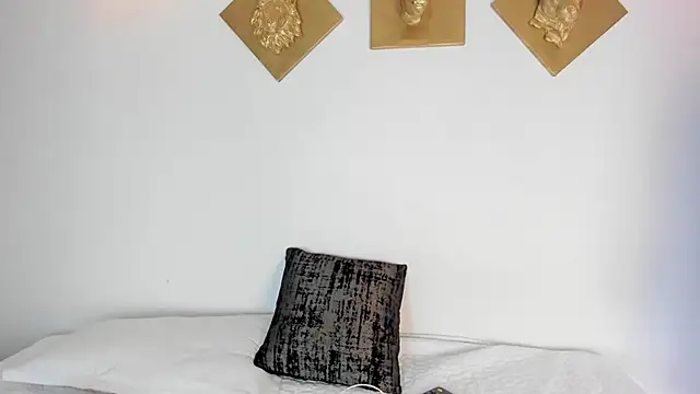 Snapshot of CharlottePetitte chatting on November 28, 2025, 8:20 pm CharlottePetitte online show from November 28, 2025, 8:20 pm