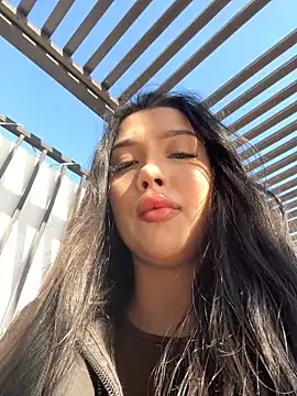 kiss Lissa online show from November 1, 2025, 11:37 am