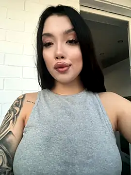 kiss Lissa online show from November 22, 2025, 2:05 pm