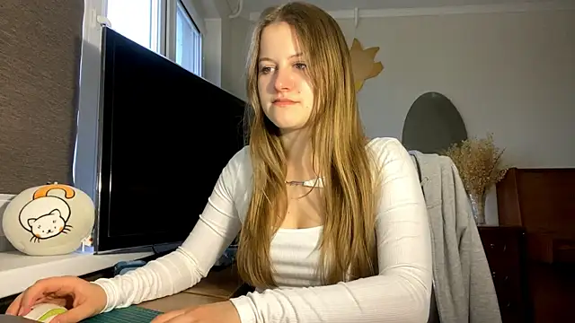 DarlenaRhett online show from October 6, 2025, 3:13 pm