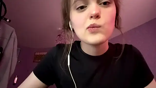 ShannanJou online show from October 6, 2025, 11:11 am