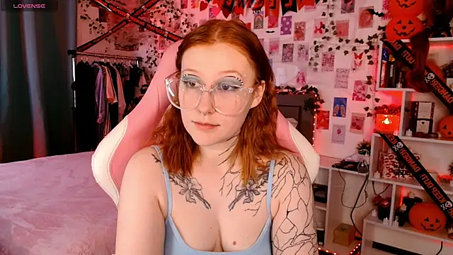 Snapshot of Ayla_Hicks chatting on November 5, 2025, 3:31 am Ayla Hicks online show from November 5, 2025, 3:31 am