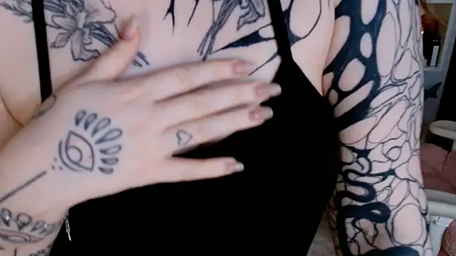 Ayla Hicks online show from May 2, 2026, 3:12 am