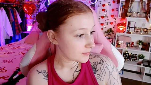 Ayla Hicks online show from March 1, 2026, 3:50 am