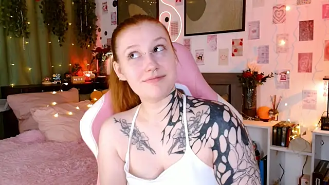 Snapshot of Ayla_Hicks chatting on July 10, 2026, 3:17 am Ayla Hicks online show from July 10, 2026, 3:17 am