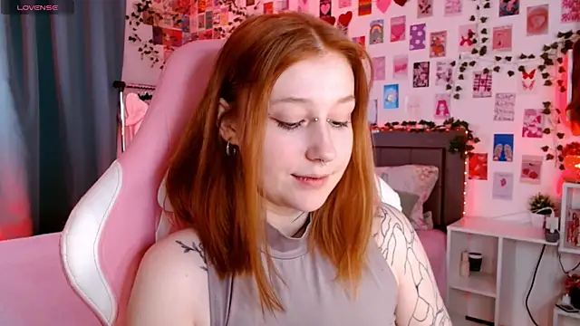 Snapshot of Ayla_Hicks chatting on November 8, 2025, 3:21 am Ayla Hicks online show from November 8, 2025, 3:21 am