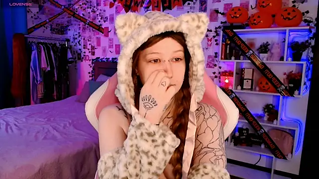 Snapshot of Ayla_Hicks chatting on October 25, 2025, 4:22 am Ayla Hicks online show from October 25, 2025, 4:22 am