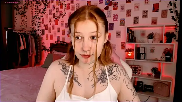 Snapshot of Ayla_Hicks chatting on October 1, 2025, 3:11 am Ayla Hicks online show from October 1, 2025, 3:11 am