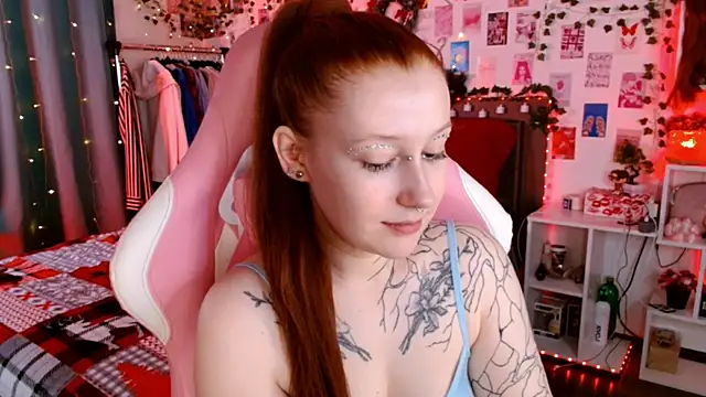 Snapshot of Ayla_Hicks chatting on November 28, 2025, 8:53 pm Ayla Hicks online show from November 28, 2025, 8:53 pm